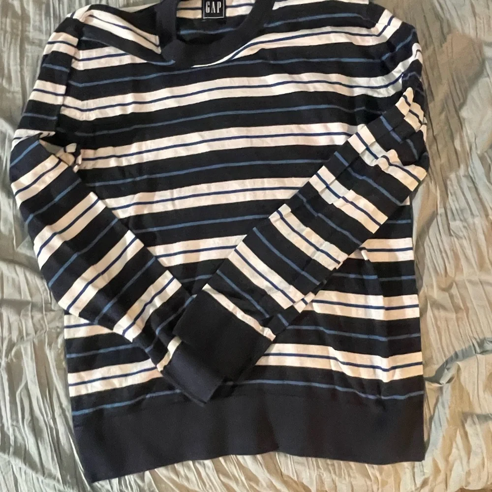 Bundle of 3 GAP shirts. - Picture 12 of 12